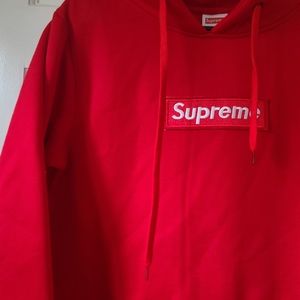 Supreme Sweater